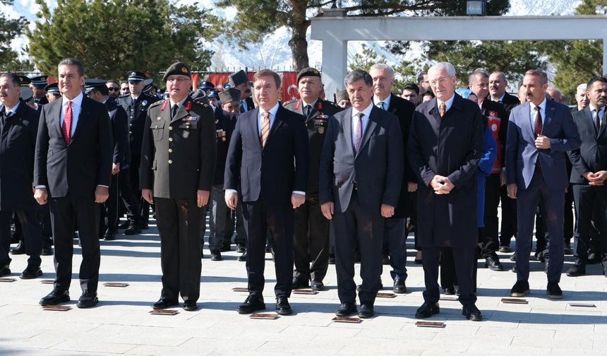 Erzincan'da 18 Mart Töreni: Şehitler Dualarla Anıldı