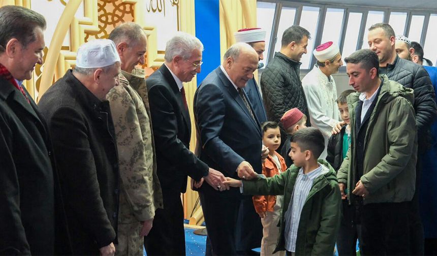 Terzibaba Camii'nde Bayramlaşma Töreni Düzenlendi