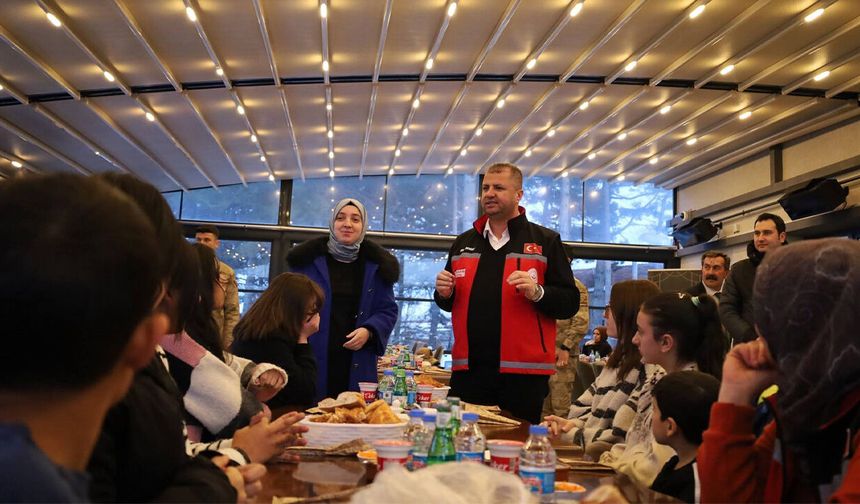 Erzincan’da Dünya Yetimler Günü’nde Çocuklarla İftar Programı