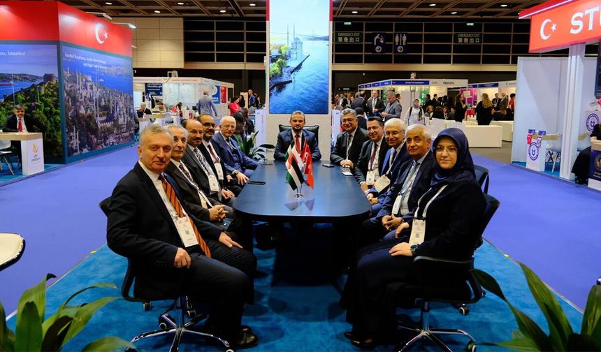 Hong Kong Başkonsolosu EBYÜ Standını Ziyaret Etti