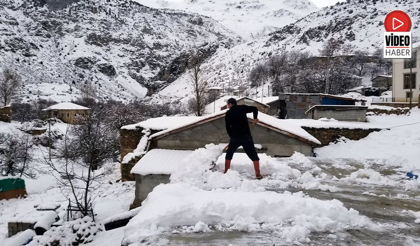 Erzincan'da Köylerde Karla Mücadele Sürüyor