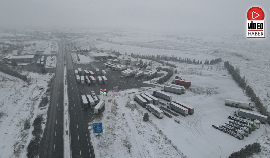 Erzincan'da Kar Yağışı Ulaşımı Aksattı