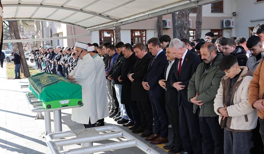 Eğinlioğlu Dualar arasında Uğurlandı