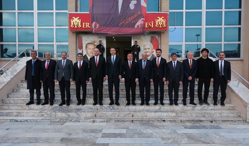 Bakan Bayraktar’dan Erzincan Belediyesi’ne Ziyaret