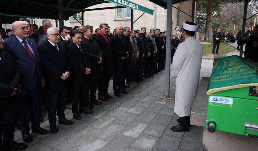 Vali Aydoğdu’nun Kayınpederi Cumali Taş Toprağa Verildi