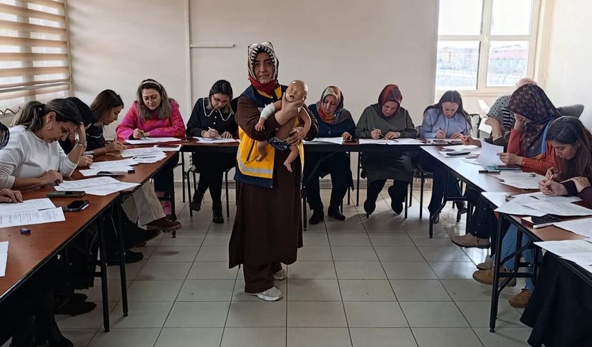 Erzincan’da Sağlık Personeline İlk Yardım Eğitimi