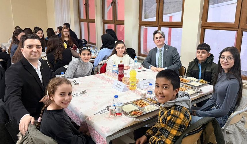 Kemaliye'de Öğrencilerle İftar Programı Düzenlendi