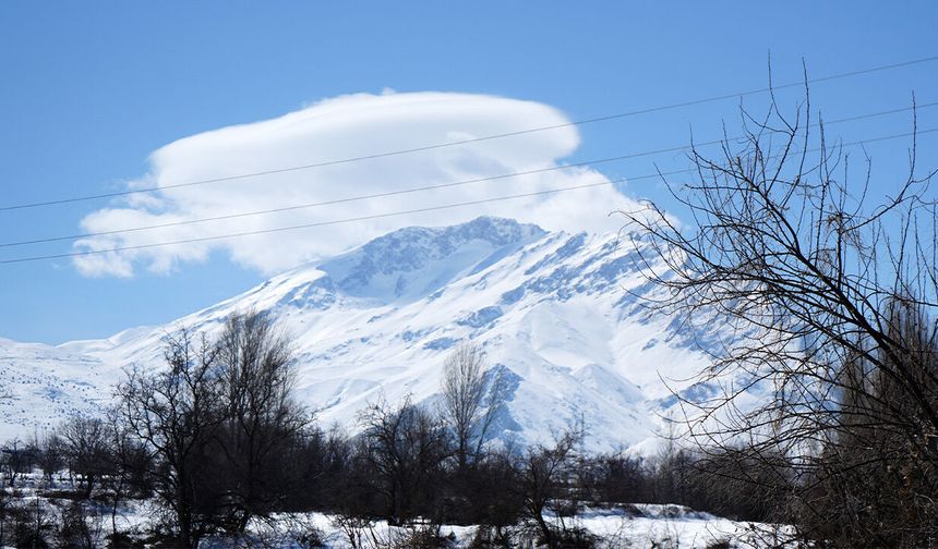 Munzur Dağı'nda Mercek Bulutu Oluştu