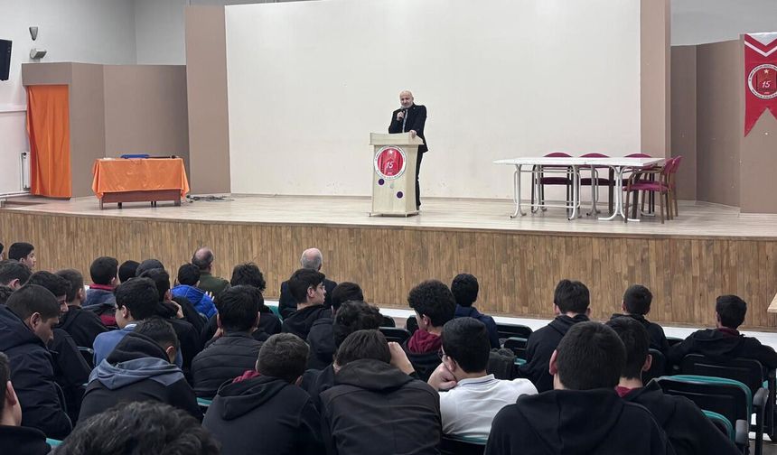 Gençlere Ramazan Ayının Önemi Anlatıldı