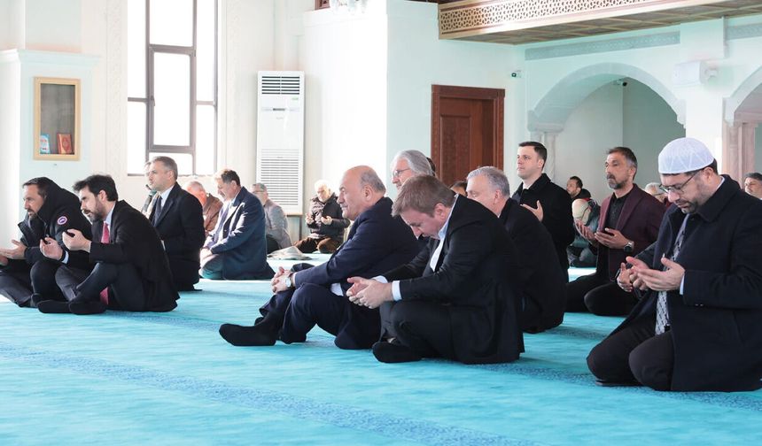 Erzincan’da Deprem Şehitleri İçin Mevlid Programı Düzenlendi