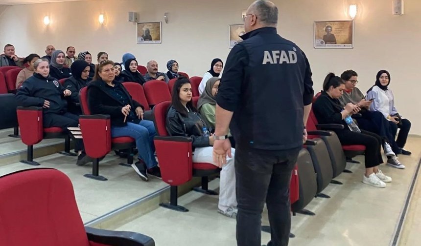 Erzincan'da Afet Bilinci Eğitimleri Sürüyor