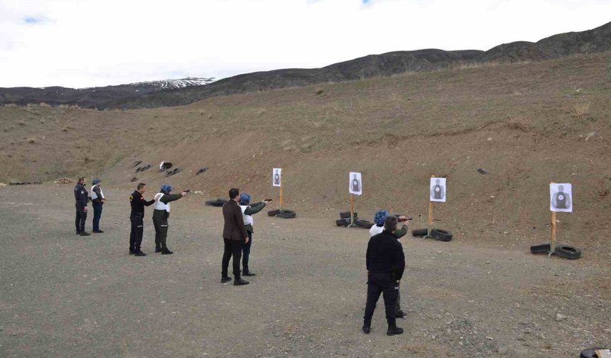 Erzincan'da Orman Personeline Silah Kullanımı Ve Bakımı Eğitimi