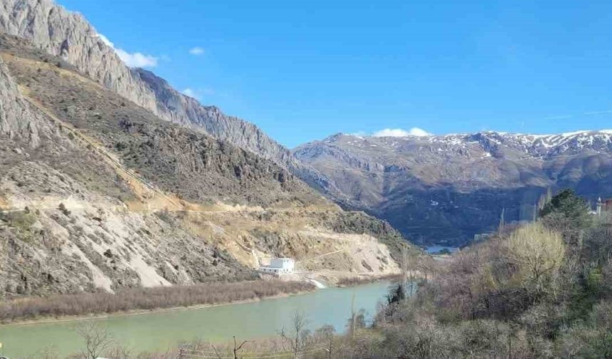 Kemaliye'de Yol Çalışması Sonrası Köylülerden Asfalt Talebi