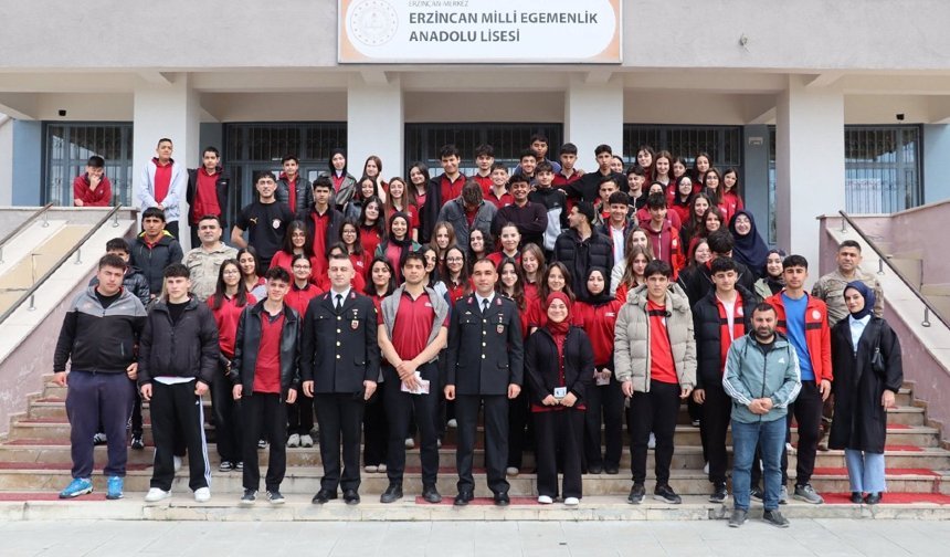 Erzincan'da 882 Öğrenciye Jandarma Akademisi Tanıtıldı