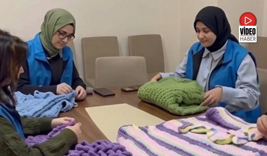 GSB Erzincan Yurtlarından Yaşlılara Sevgi Battaniyesi