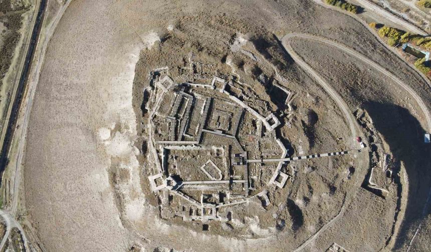Altıntepe Kalesi Geçmişin İzlerini Bugüne Taşıyor