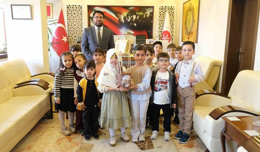 Minik Ellerden Afrika'ya Umut