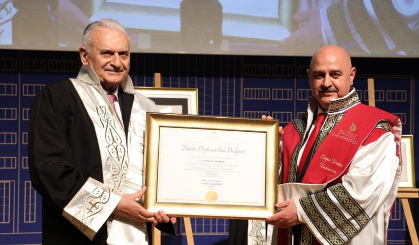 Binali Yıldırım’a Düzce Üniversitesi’nden Fahri Profesörlük Unvanı