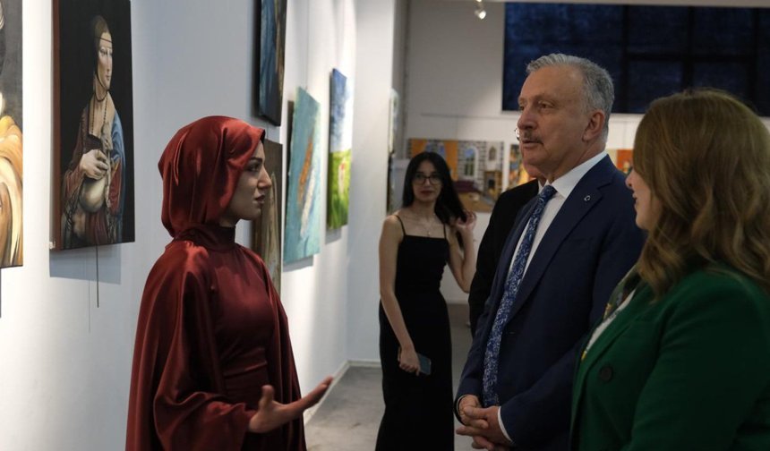 EBYÜ’de Mezuniyet Sergisi Sanatseverlerle Buluştu