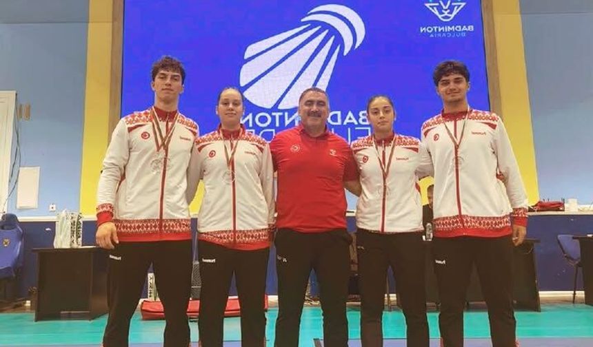 Erzincanlı Sporcular Bulgaristan'dan Madalyalarla Döndüler
