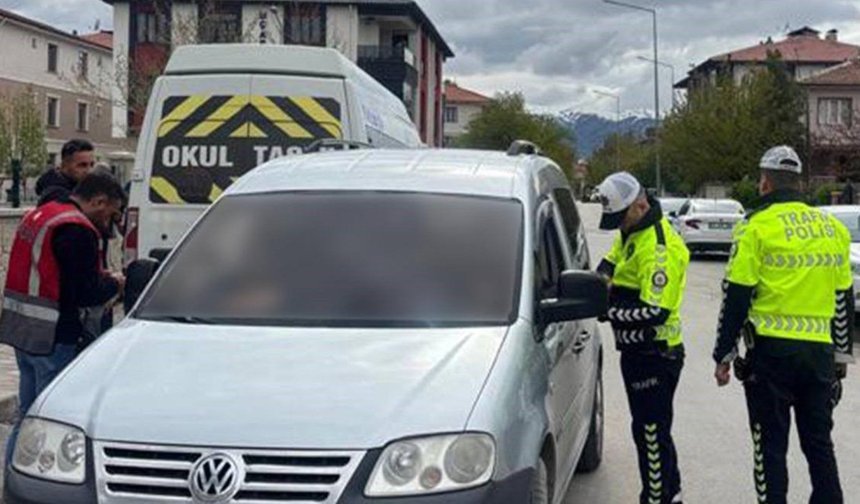 Erzincan'da Okul Çevrelerinde Güvenlik Uygulaması Gerçekleştirildi