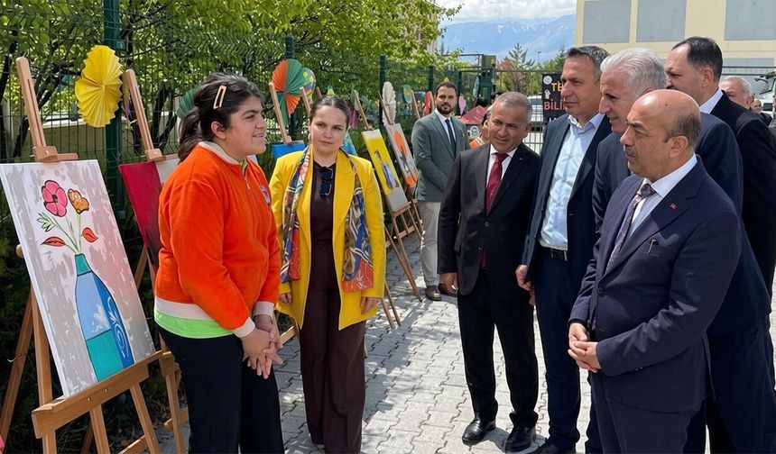 Erzincan’da Özel Öğrencilerin Eserleri Beğeni Topladı