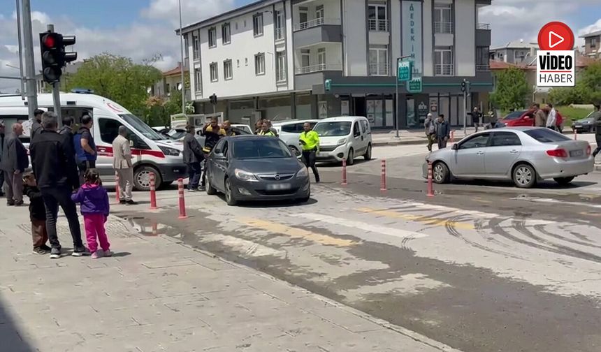 Sultan Melik Caddesi’nde Maddi Hasarlı Trafik Kazası