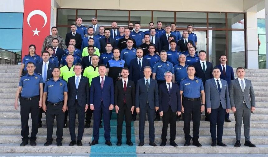 Emniyet Personeline Yeni Rütbeleri Takıldı