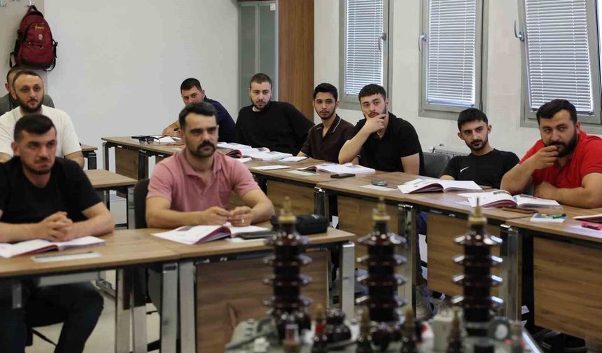 TEDAŞ  Kursiyerleri Erzincan'da Eğitim Alıyor