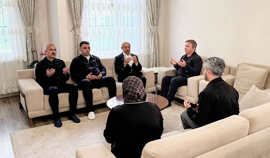 Vali Aydoğdu'dan Müdür Kartal'a Taziye Ziyareti