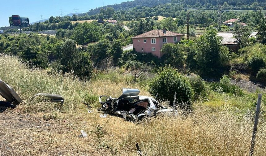 Erzincanlı Aile Bolu'da Kaza Yaptı: 1 Ölü, 3 Yaralı