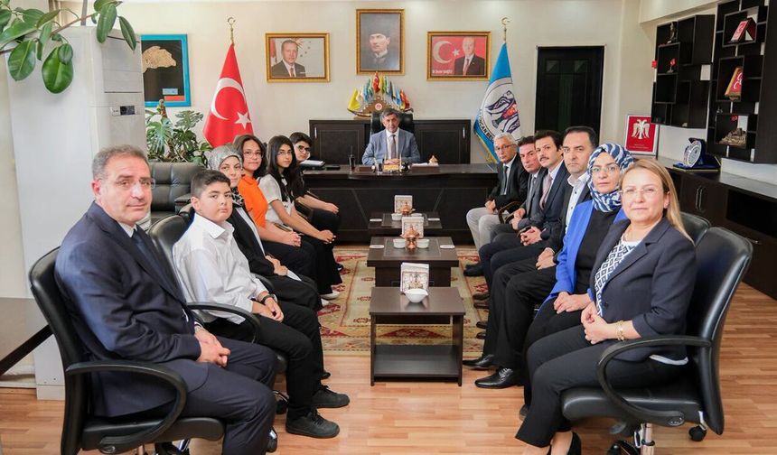 LGS Birincilerine Başkan Aksun'dan Tebrik