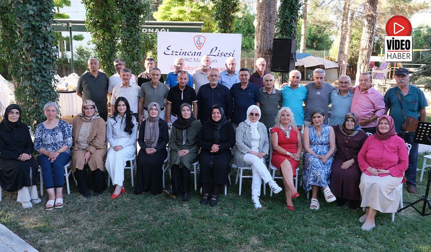 Erzincan Lisesi’nin 44 Yıllık Mezunları Geleneği Bozmadı