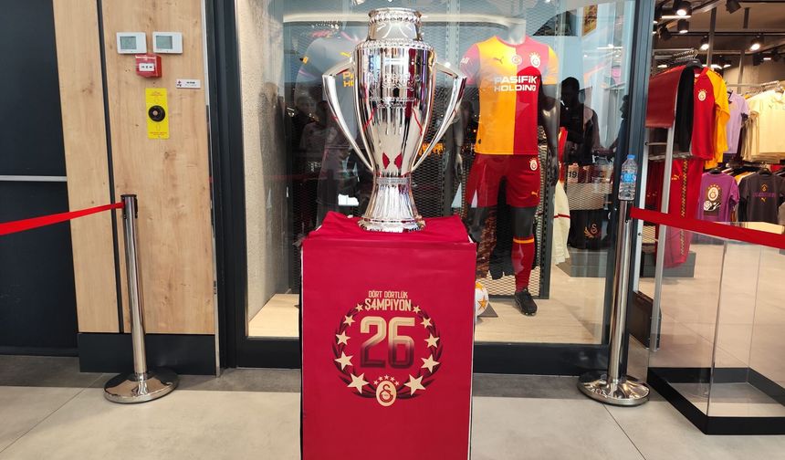 Galatasaray'ın 26. Şampiyonluk Kupası Erzincan'da Taraftarlarla Buluştu