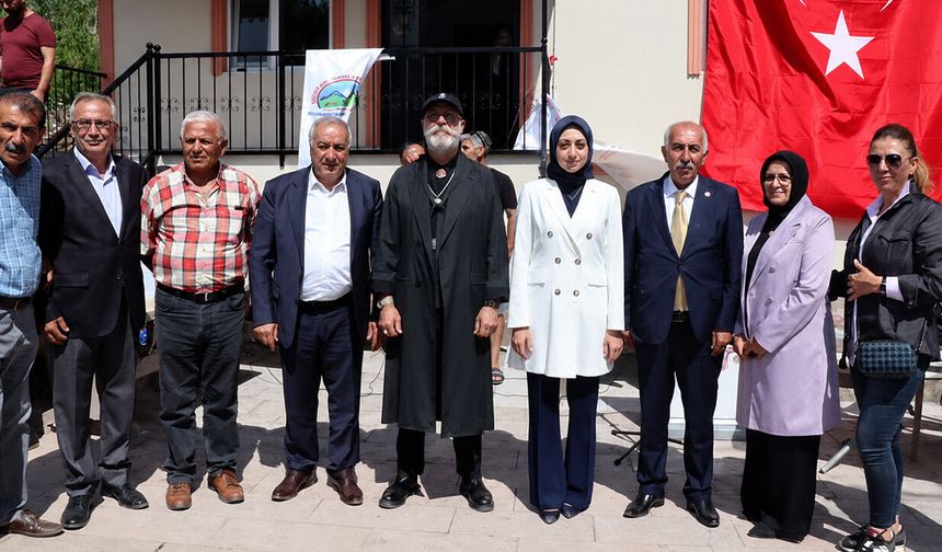 Muhacirkomu Köyü Cemevi Dualarla Hizmete Açıldı