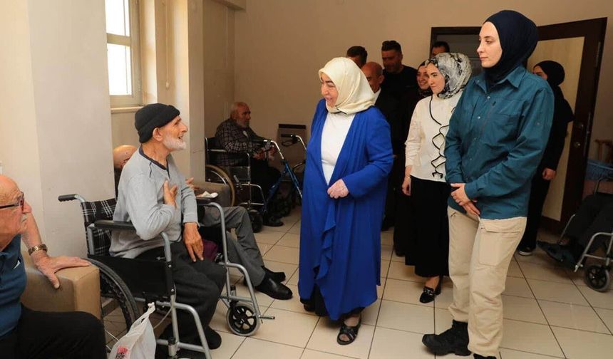 Semiha Yıldırım'dan Erzincan Huzurevi Sakinlerine Ziyaret