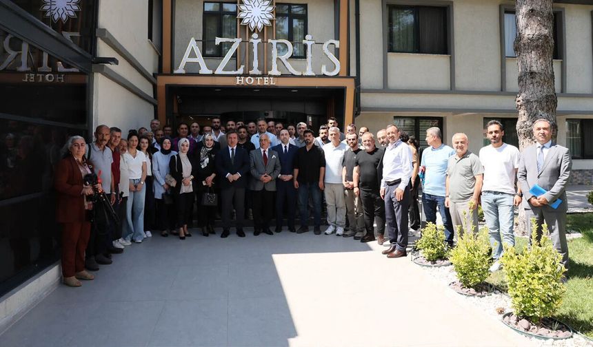 Vali Aydoğdu Gazetecileri Unutmadı