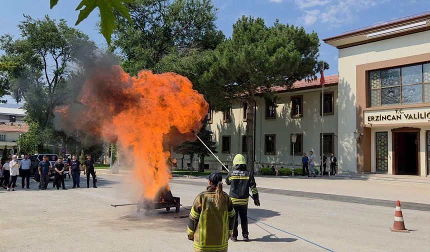Erzincan Valiliğinde Personele Yangın Eğitimi Verildi