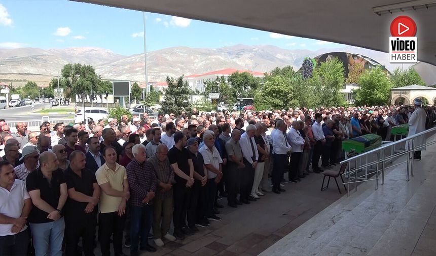 Gazeteci Alparslan Kanmaz'ın Annesi Bedriye Kanmaz Son Yolculuğuna Uğurlandı