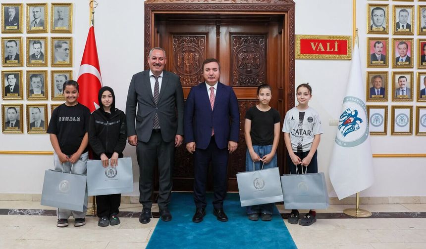 Genç Sporcular Rize'de Erzincan'ı Gururla Temsil Etti