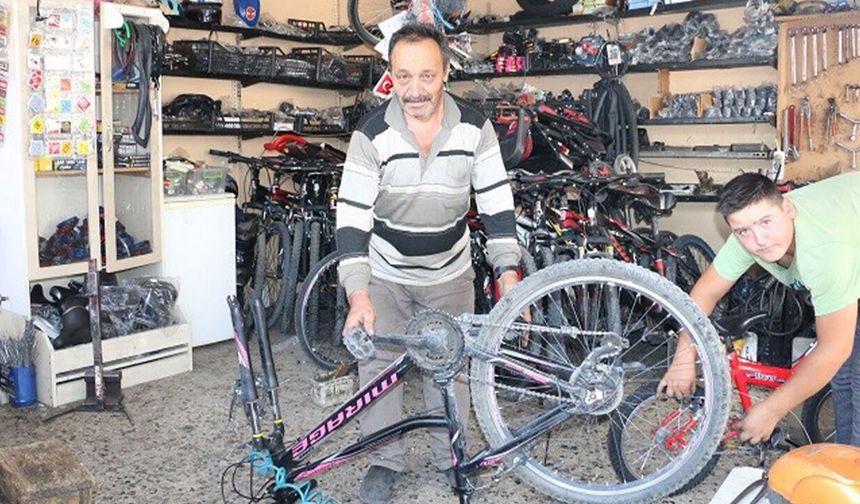 Erzincan'da Bisiklet Tamircilerinde Yaz Yoğunluğu