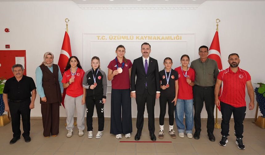 Minderde Kazandılar, Üzümlü’yü Gururlandırdılar