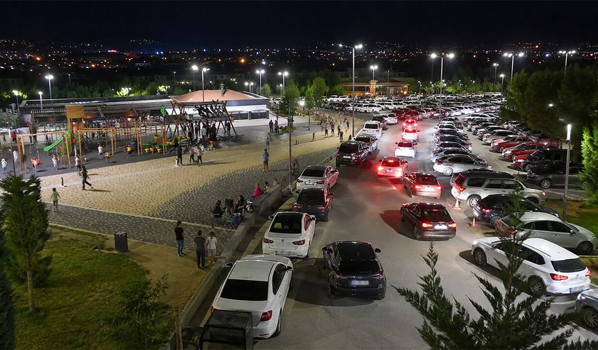 Sıcak Yaz Akşamlarının Yeni Adresi Esentepe