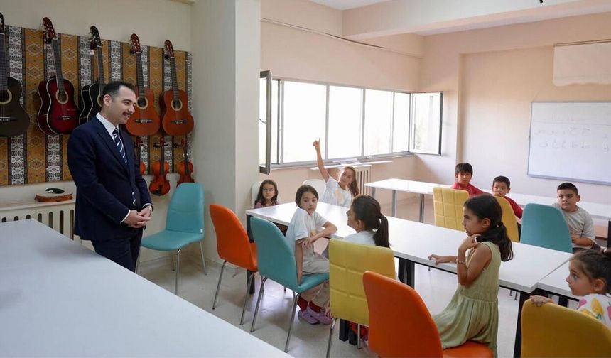 Kaymakam Hökelekli Öğrencilerin Dersine Katıldı