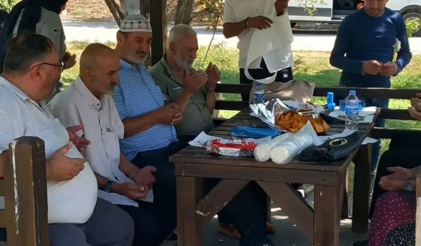 Kemah’ta Yaşlılara Mevlid-i Nebi Haftası Ziyareti