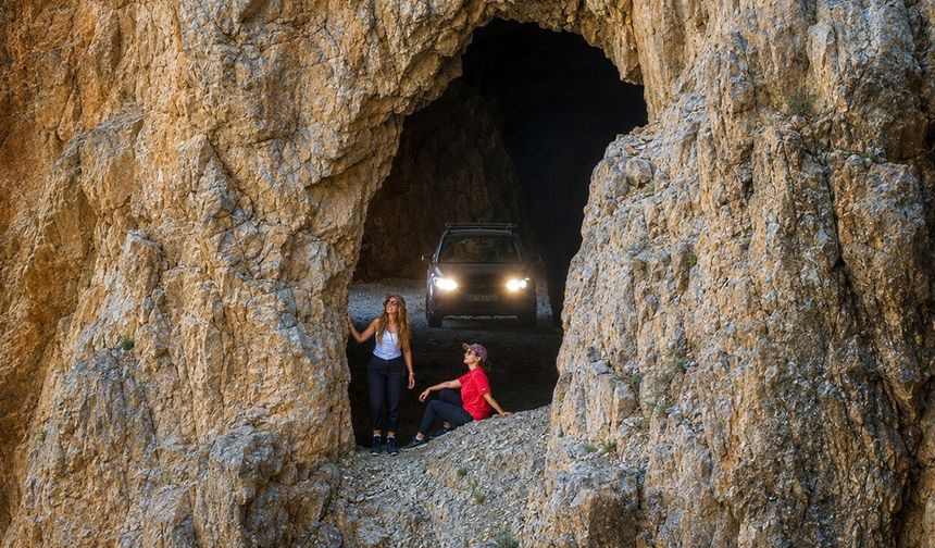 Taş Yolu Turistlerin Gözdesi