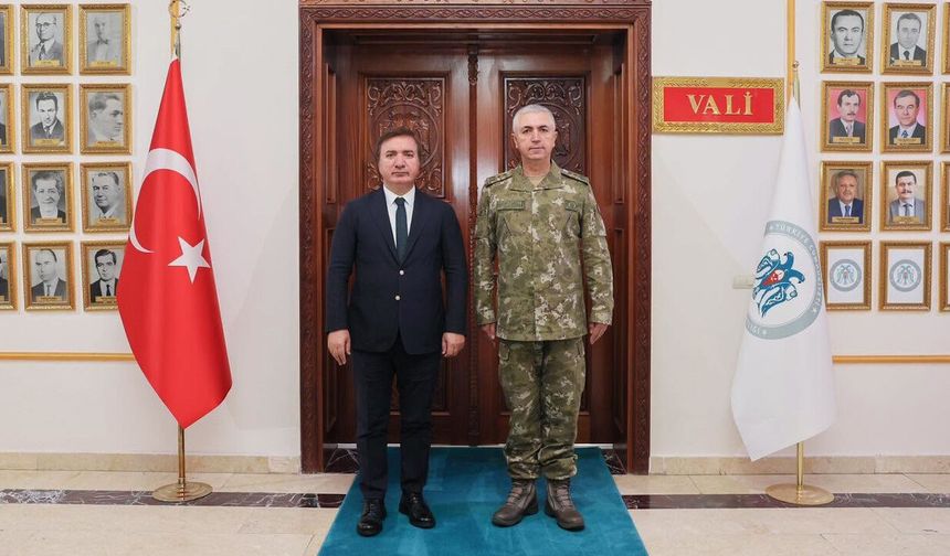 Tümgeneral Burhan Aktaş, Vali Aydoğdu’yu Ziyaret Etti