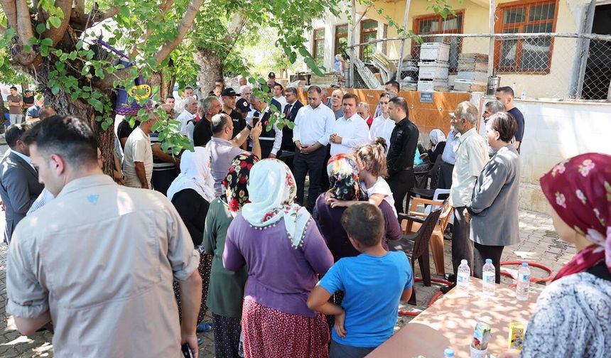 Vali Aydoğdu, Kışlacık Köyündeki Yangın Bölgesini Ziyaret Etti