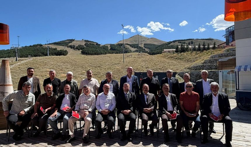 ASKF BaşkanıTuran, Erzurum’daki Sezon Öncesi Toplantıya Katıldı