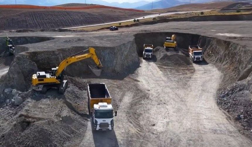 Erzincan'da Tarıma Dayalı İhtisas Besi OSB İle Hayvancılıkta Modern Üretim Hedefleniyor